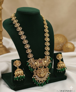 DIKSHA COLLECTION Alloy Gold-plated Multicolor Jewellery Set
