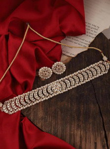 Lunox Brass Gold-plated White Jewellery Set