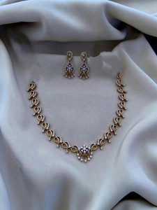 NAKMAN JEWELLERY Brass, Copper Gold-plated White Jewellery Set