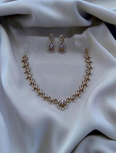 NAKMAN JEWELLERY Brass, Copper Gold-plated White Jewellery Set