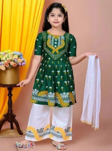 S K Dresses Girls Festive & Party Kurta and Palazzo Set