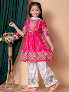 Ahil Dresses Girls Casual Kurta, Pyjama & Dupatta Set