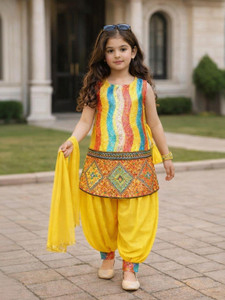 KIDDRESS Girls Festive & Party Kurta and Palazzo Set
