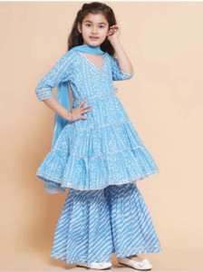 Pinkshierd Girls Wedding Kurta and Pyjama Set