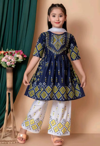 HrCollection Girls Casual Kurta, Pyjama & Dupatta Set