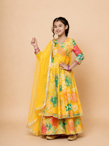 SalasarKurti Girls Lehenga Choli Ethnic Wear Floral Print Lehenga, Choli and Dupatta Set
