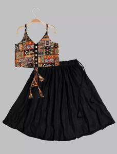 sainur creation Girls Lehenga Choli Ethnic Wear Self Design Lehenga, Choli and Dupatta Set