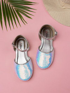 Toothless Girls Buckle Ballerinas
