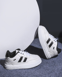 AEROKICK Boys & Girls Lace Sneakers