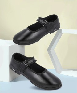WALKAROO Girls Velcro School Shoes