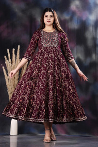 JXM Women Embroidered Flared Kurta