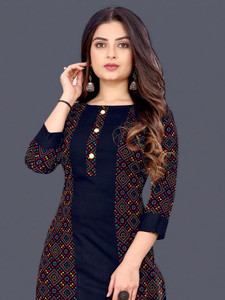 Fab Empire Women Embellished Straight Kurta