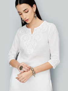 MAX Women Solid Straight Kurta