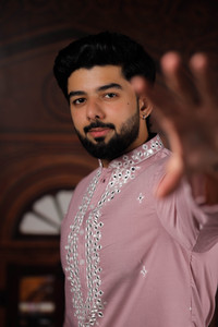 Koshin Men Embroidered Straight Kurta