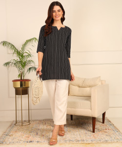 DSK STUDIO Women Striped Straight Kurta
