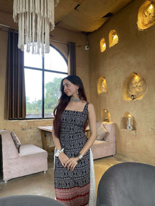 SHIRSHA Women Printed Straight Kurta