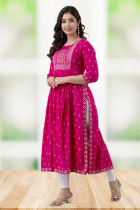 Vnyashri Women Printed Flared Kurta