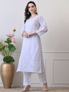 Chikirpolo Women Chikan Embroidery Straight Kurta