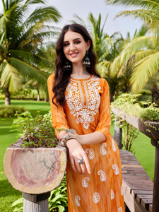 Youthnic Women Embroidered Straight Kurta
