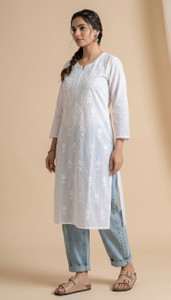 Elaasa Women Chikan Embroidery Straight Kurta