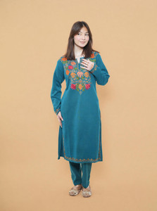 MHIZHA Women Embroidered Straight Kurta