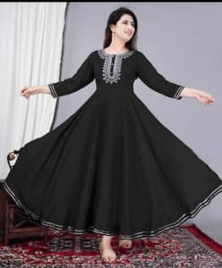 Nikhat Women Embroidered Anarkali Kurta