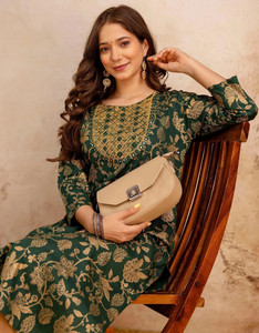 Surhi Women Printed Straight Kurta