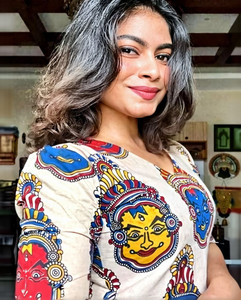 WOLISQ Women Printed, Abstract, Tribal Straight Kurta