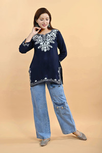 OheeKurti Women Embroidered Straight Kurta