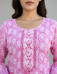 Auzanoor Collection Women Printed Straight Kurta