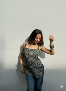 RADHAJITHELABLE Women Printed Straight Kurta