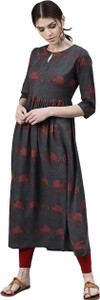 गेरुआ महिलाओं के लिए एनिमल प्रिंट A-लाइन कुर्ता