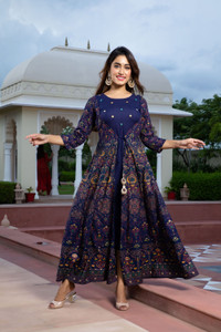 ftDiva Women Embroidered Frontslit Kurta