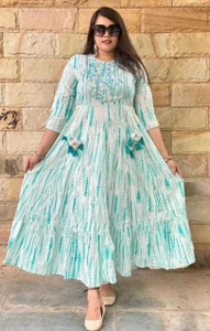 Shriradharani Women Embroidered, Printed Anarkali Kurta