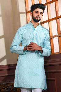 KriKan Men Embroidered Straight Kurta