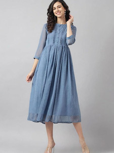 Neemiya Women Solid Flared Kurta