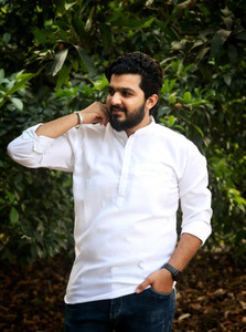 PUSHPAFASHIONS Men Solid Straight Kurta