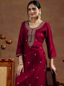 NARACHI TEXWORLD Women Embellished A-line Kurta