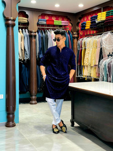 KURTAFORMEN Men Chikan Embroidery Straight Kurta