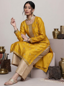 RARE THREAD Women Embroidered A-line Kurta