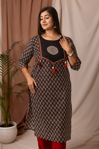 siya silk studio Women Floral Print Straight Kurta