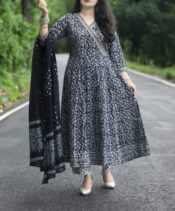 BS CREATION Women Solid Anarkali Kurta