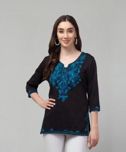 FamBee Women Embroidered Straight Kurta