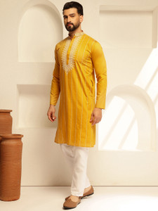 SOJANYA Men Embroidered Straight Kurta