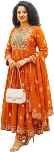 Vastraa Embroidered Anarkali Kurta - Image 6