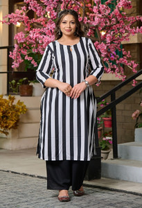 PrettyPlus by Desinoor.com Women Striped Straight Kurta