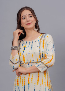 HouseOfCommon Women Embroidered Straight Kurta