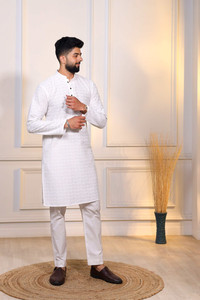 Koshin Men Paisley, Embroidered Straight Kurta
