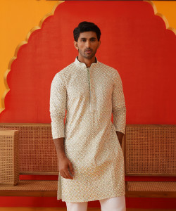Jompers Men Embroidered Straight Kurta