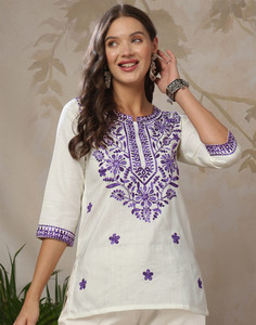 Uparna Women Embroidered Straight Kurta